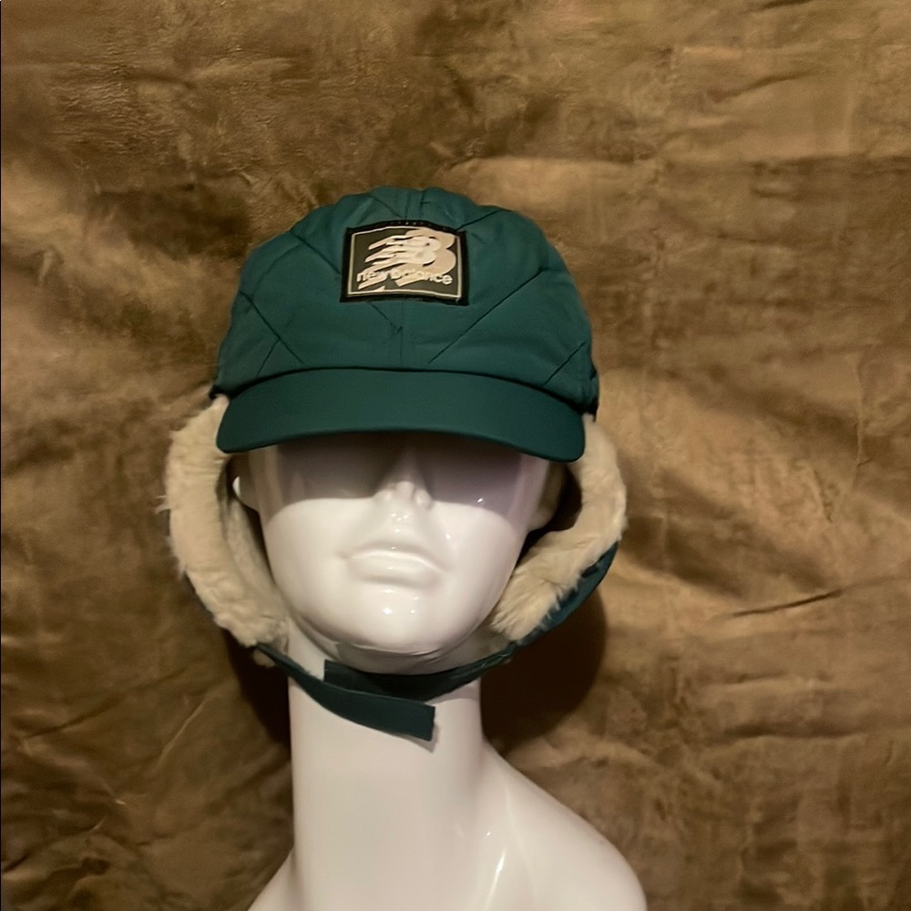 NEW BALANCE WINTER CLEAN UP WITH EAR FLAP kids Size